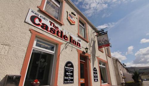 Basic Triple Room with Shared Bathroom