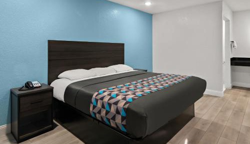 King Room - Disability Access/Non Smoking 