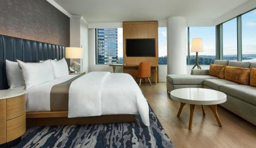 Corner King Studio Suite with Sofa Bed