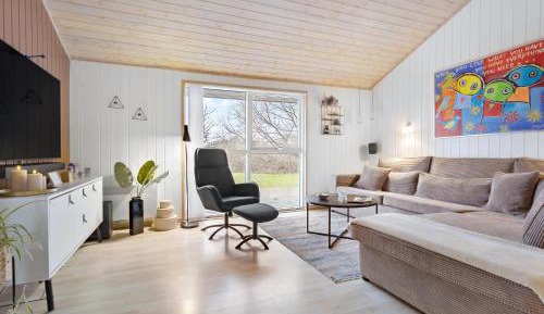 Five-Bedroom Holiday Home