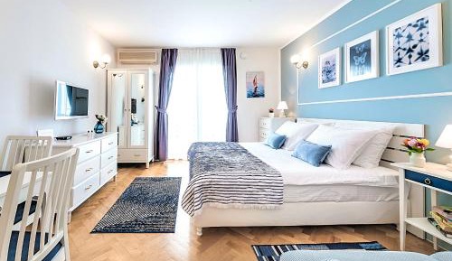 Studio Apartment with Balcony