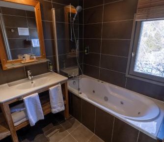 King Room with Spa Bath