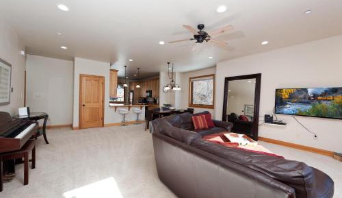 Three-Bedroom Vacation Home 