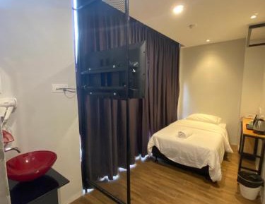 Single Room with Private Bathroom