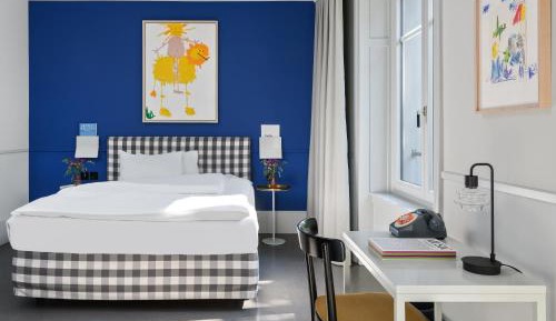 Large Double Room