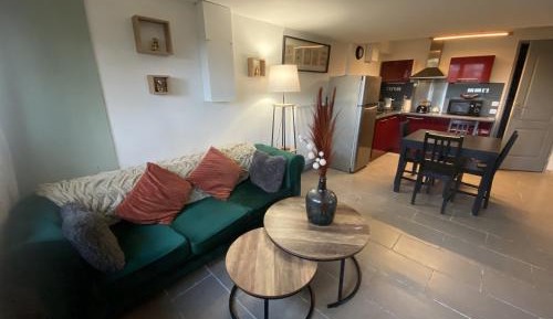 Two-Bedroom Deluxe Apartment with Garden View