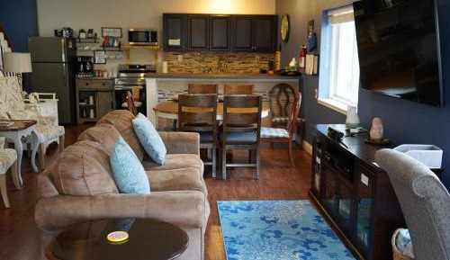 Family Room with Garden View