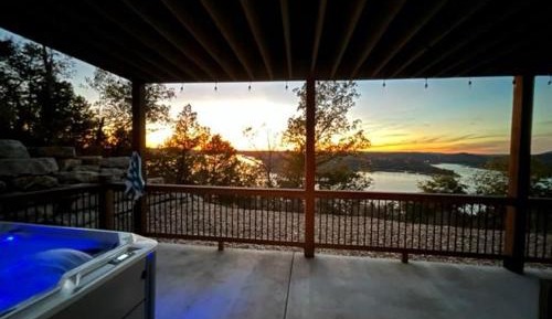 Seven-Bedroom Holiday Home