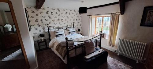 Standard Double Room with Shared Bathroom
