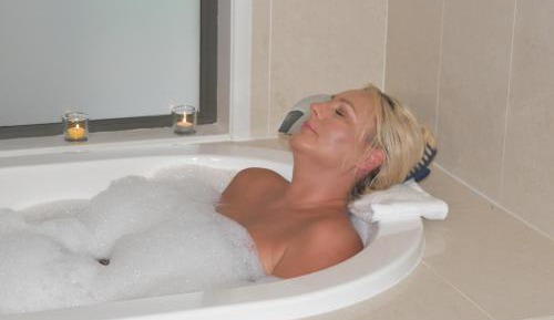 Deluxe Suite with Spa Bath