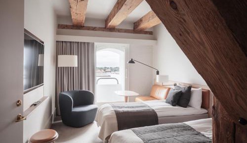 Deluxe Twin Room with Sea View