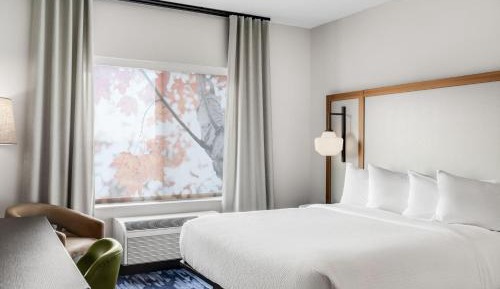 King Room with Bathtub - Mobility Access