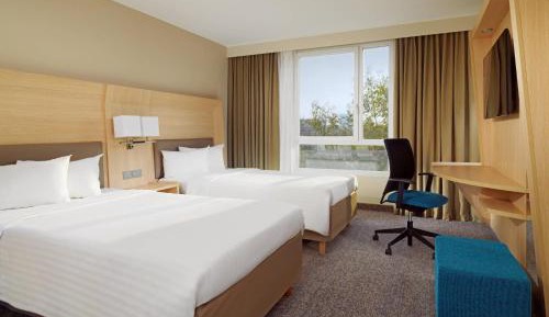 Superior Twin Room with Breakfast & WiFi