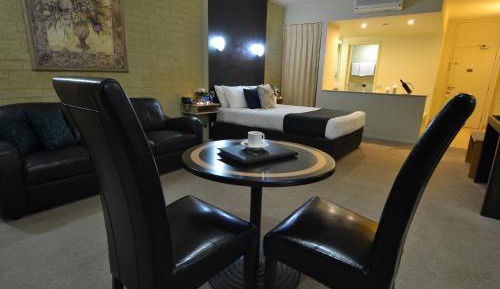 Comfort Queen Room with Spa Bath