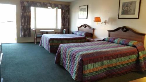 Superior Room with Two Full Beds