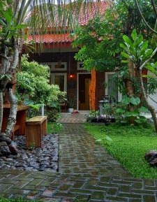 Standard Twin Room with Garden View