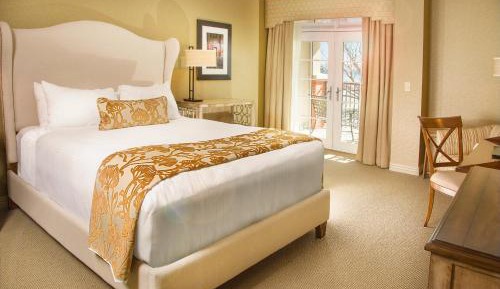 Queen Room with Balcony