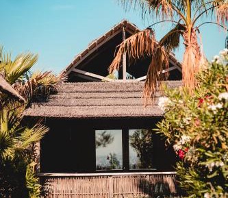 Tiki Hutte 2nd Row from the Beach – 2 Bedrooms