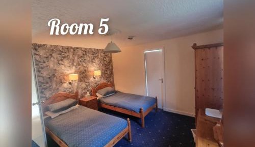 Twin Room with Bathroom