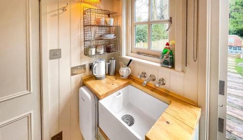 One-Bedroom Holiday Home