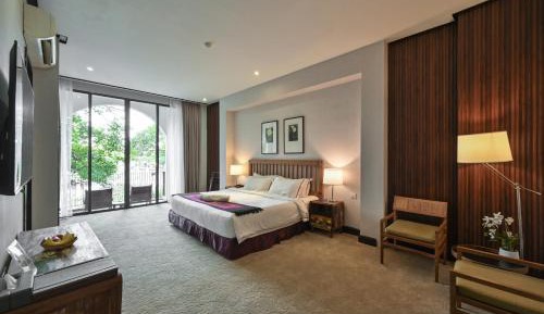 Suite with River View