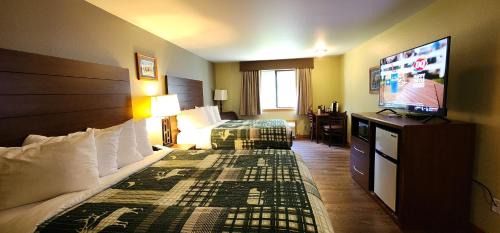 Two Queen Deluxe Room  (Non Pet Friendly Room)