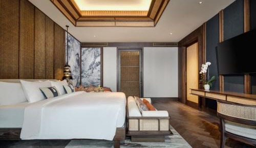 Deluxe Suite with NYE Gala Dinner