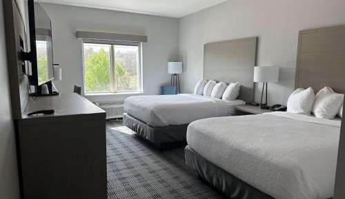 Queen Room with Two Queen Beds - Non-Smoking