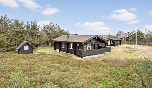Three-Bedroom Vacation Home 