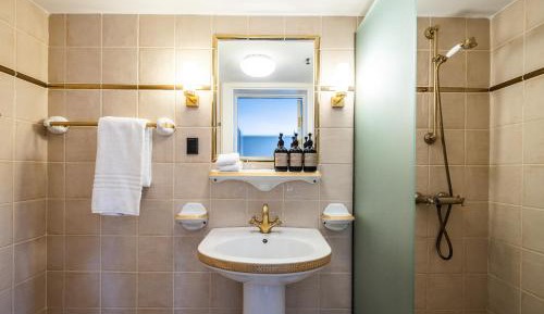 Royal Standard Deluxe Room