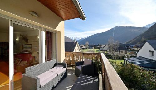 Two-Bedroom Deluxe Apartment with Balcony