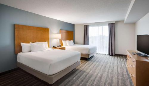 Queen Room with Two Queen Beds and Roll-In Shower - Disability Access