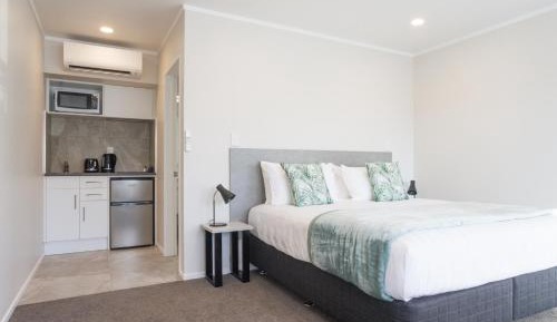 Studio with Spa Bath