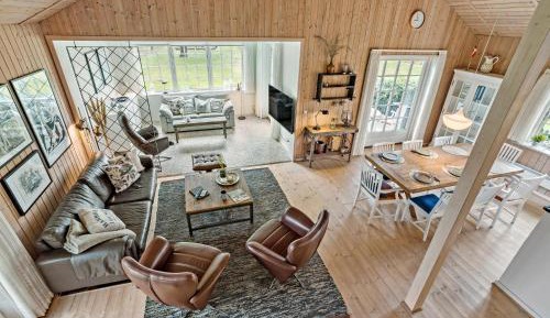 Three-Bedroom Vacation Home 