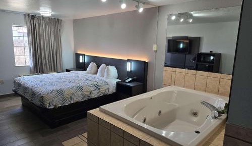 King Room with Spa Bath - Non-Smoking