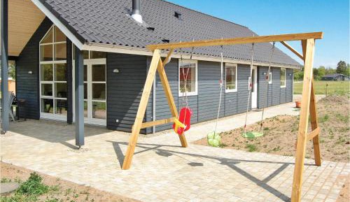 Three-Bedroom Vacation Home 