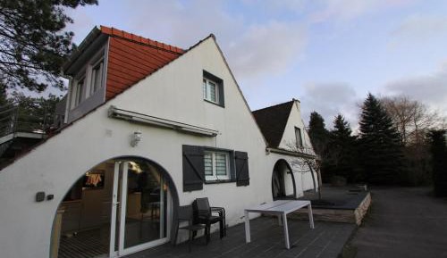 Family Room with Garden View