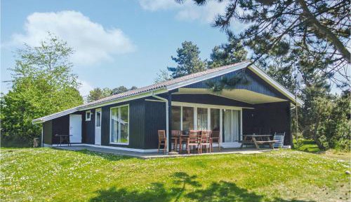 Three-Bedroom Vacation Home 