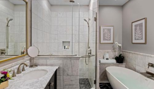 Harbor Suite - King Bed