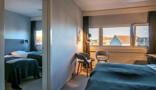Family Room (2 Adults + 2 Children)