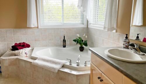 Deluxe King Suite