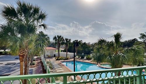 One-Bedroom Apartment with Pool View