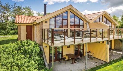 Three-Bedroom Vacation Home 