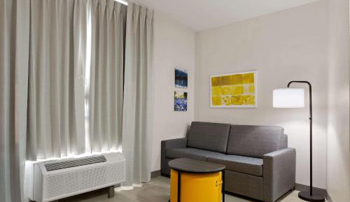 Queen Suite with Two Queen Beds - Non-Smoking