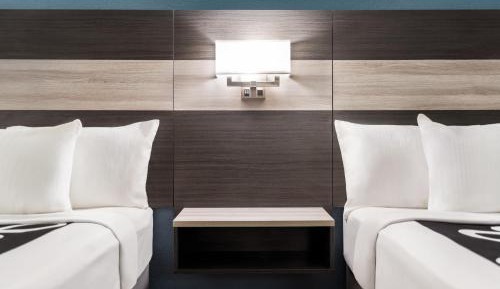 2 Full Beds, Mobility/Hearing Accessible Room, Bathtub w/ Grab Bars, Non-Smoking