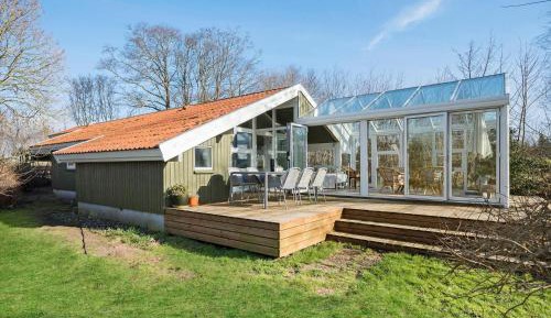 Three-Bedroom Vacation Home 