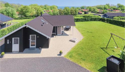 Three-Bedroom Vacation Home 