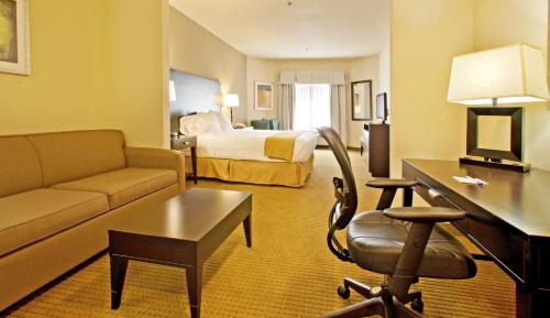 Queen Suite with Two Queen Beds - Communications Accessible