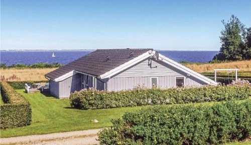Three-Bedroom Vacation Home 