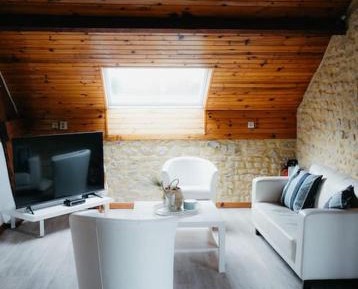 Apartment with Garden View